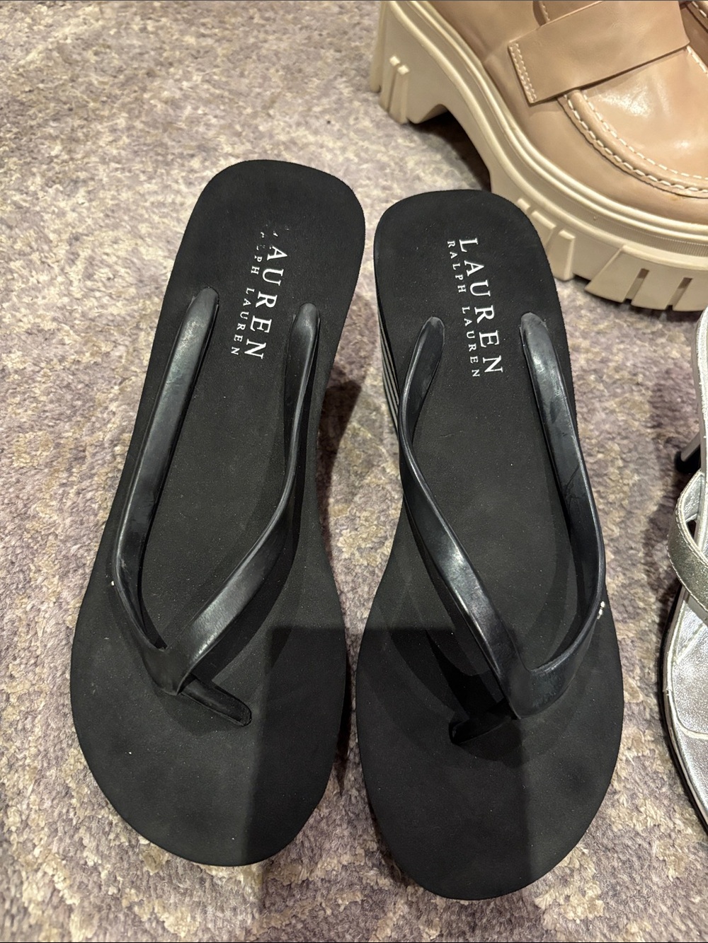 Lauren Ralph Lauren Black Slip-On Foam Flip Flops Wedge in 6
